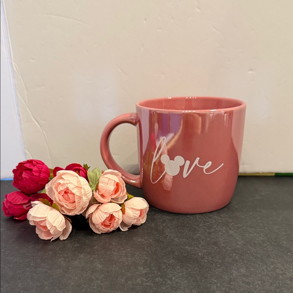 Disney Mickey Mouse Icon Love' Mug in pink